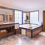 Karat Hacienda Miranda Villa Charco del Pino