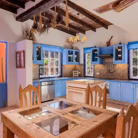 Karat Hacienda Miranda * Charco del Pino